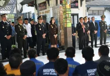 Bupati Lombok Timur Serahkan Remisi 362 Warga Binaan Lapas Selong