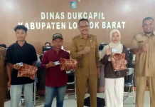 186 KTP Pemula Dicetak, Warga Ultah Tanggal 17 Terima KTP dari Dukcapil Lombok Barat