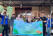 Universitas Bumigora Berdayakan KWT Ombak Bersatu melalui Teh Herbal Tisamitri