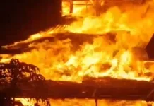 Kebakaran Hebat Melanda Kampung Adat Sade Lombok Tengah