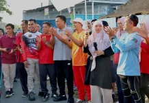 Wabup UNA Ajak Warga Karang Bongkot Rayakan Kemerdekaan dengan Sehat