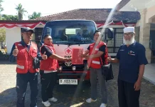 PMI NTB Kirim Dua Truk Tangki Air Bantu Korban Gempa NTT