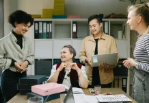 Yuk, Jaga Mood Positif di Tempat Kerja