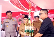 Bupati dan Wabup Buka Festival Drumband SD-SMP se-KLU