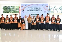 Momen Maulid, Bupati Lombok Timur Lepas Jamaah Umroh SMART