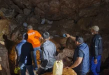 Tim Investigasi Polda NTB Olah TKP Lokasi Meninggalnya Penambang di Desa Lantung