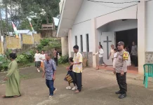 Polisi Hadir di tengah Jemaat, Ibadah Minggu di Mbawa-Bima Berlangsung Khidmat
