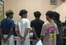 Polisi Tahan Lima Pemuda yang Viral Bawa Sajam Keliling Mataram