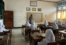 2.718 Porsi MBG Dikawal Bhabinkantibmas Polres Bima hingga ke Penerima