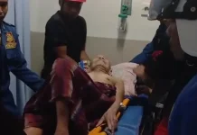 Lansia Terjatuh ke Sumur, Damkarmat Lombok Timur Lakukan Evakuasi