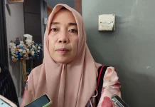 Kemarau, Sampah Sungai Mataram Justru Meningkat