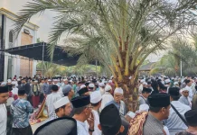 Ribuan Jamaah Antar TGH. M. Izzi Muhsin Ma’mun ke Peristirahatan Terakhir