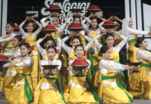 Senggigi Sunset Show Tampilkan Kesenian Budaya Daerah di Panggung Wisata