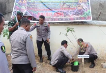 Tanam 10 Ribu Pohon, Kapolres Bima Kabupaten Tekankan Perawatan