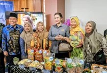 Nafa Urbach Puji Produk UMKM Keluarga PMI NTB: Enak, Luar Biasa
