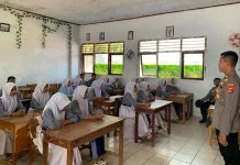Satbinmas Polres Bima Kabupaten Bekali Pelajar dengan Karakter dan Disiplin