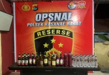 Puluhan Botol Miras Diamankan Polsek Rasanae Barat