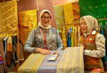 Muna Pa’a Dompu Naik Kelas, Kini Pakai Pewarna Alam