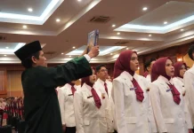 Pesan Ikatan Apoteker Indonesia (IAI) untuk 41 lulusan Apoteker Baru Unram