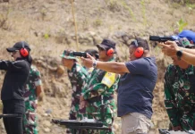 HUT TNI ke-81, Kalapas Selong Perkuat Sinergi Melalui Lomba Menembak