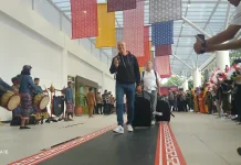 Ratusan Rider dan Kru MotoGP Tiba di Lombok