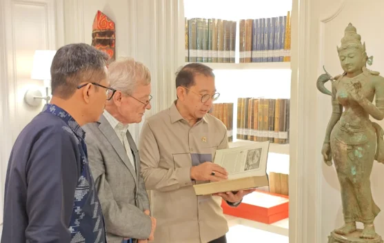 Pertama di Dunia! Buku Wastra Lombok Siap Meluncur di Australia