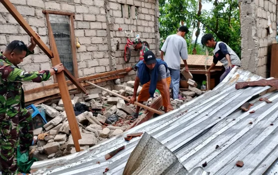 Pemkab Loteng Mulai Salurkan Bantuan Material untuk Warga Terdampak Bencana