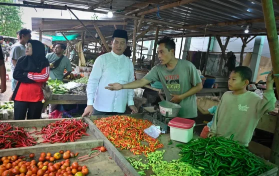 Harga Sembako di Pasar Tana Mira Stabil, Cabai Fluktuatif
