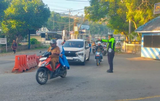 Satlantas Polres Bima Siaga Antisipasi Macet dan Kecelakaan Pagi Hari