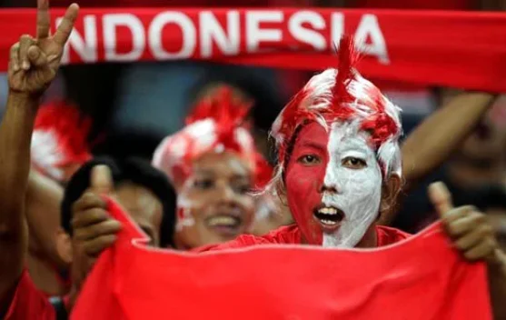 Mengapa Sepak Bola Melahirkan Jutaan Penggemar Maniak?