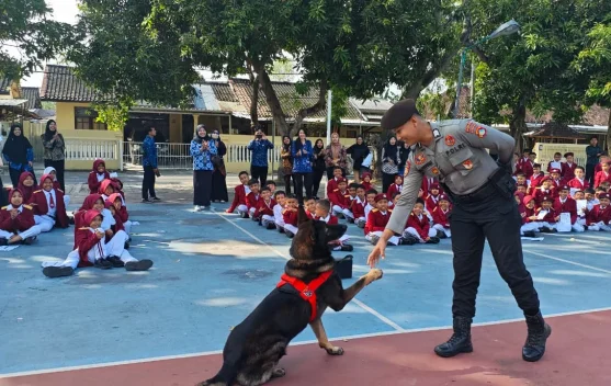 K9 hingga Kuda Polisi Curi Perhatian Siswa Sekolah Rakyat di Polda NTB
