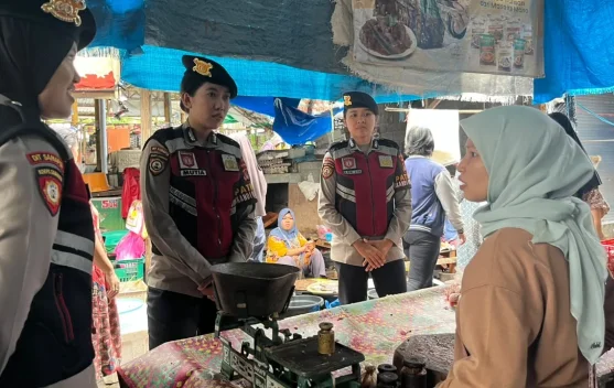 Menjaga Denyut Pasar Bertais, saat Polisi Hadir di tengah Hiruk Pikuk Perdagangan