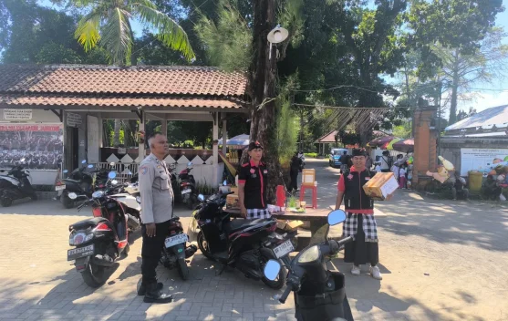 Hari Raya Galungan, Polisi Amankan Pura Dalem Karang Jangkong Mataram