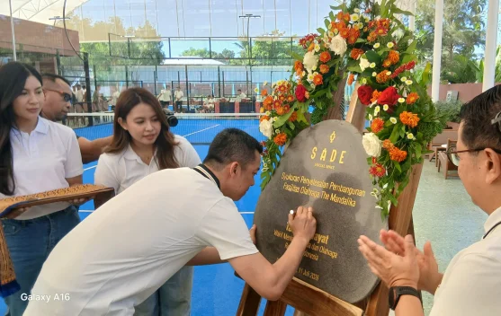 Wamenpora Resmikan Lapangan Padel dan Basket di Mandalika