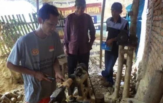 Gelas Kayu Songga, Warisan Herbal Khas Dompu yang Tembus Pasar Nasional