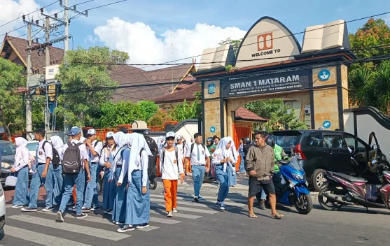 Hari Pertama Sekolah, Penyaluran MBG di NTB Belum Dimulai