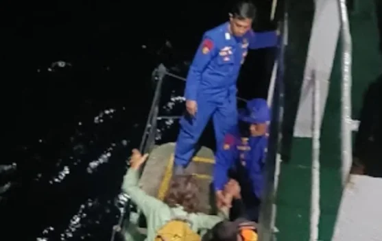 Satpolairud Polres Bima Selamatkan 44 Penumpang KMP Armada Mulia