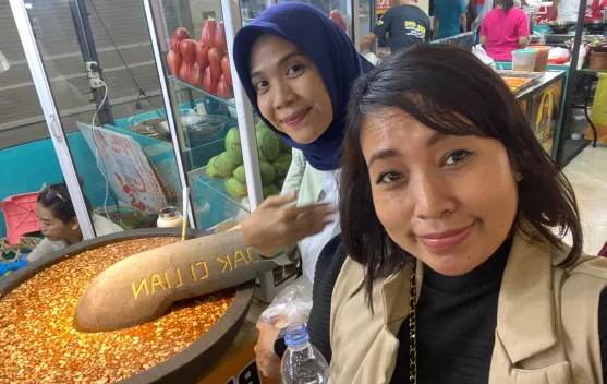 Cobek Raksasa Jadi Magnet Pengunjung di Gebyar Kuliner Jakarta Halal-Viral