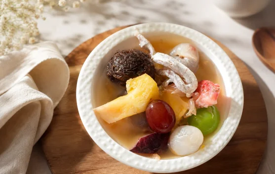 Asinan Buah, Kuliner Segar yang Menyatukan Rasa Manis, Asam, dan Pedas