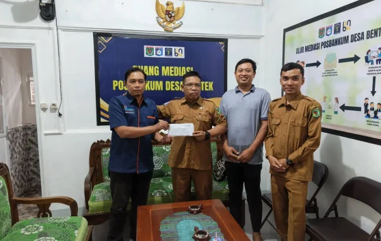 Pemdes Bentek Perkuat Pembinaan Pemuda Lewat Dukungan untuk Klub Sepak Bola