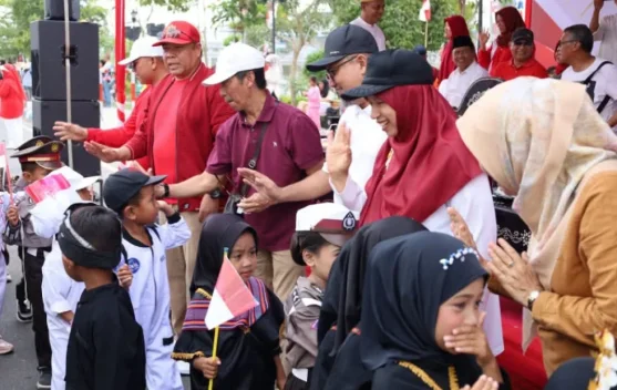 Ribuan Peserta Semarakkan Karnaval HUT RI ke-81 di Gerung Lombok Barat