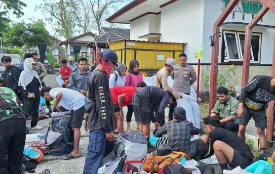 Bawa Edelweis dan Tinggalkan Sampah, 13 Pendaki Ditindak