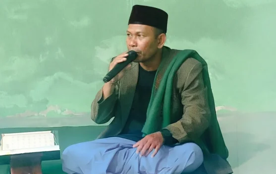 Mahkota Kesombongan yang Menipu: Ketika Gelar dan Jabatan Menutup Mata Hati