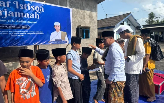 Kemarau Panjang Ganggu Pasokan Air, PDAM Loteng Distribusikan 135 ...