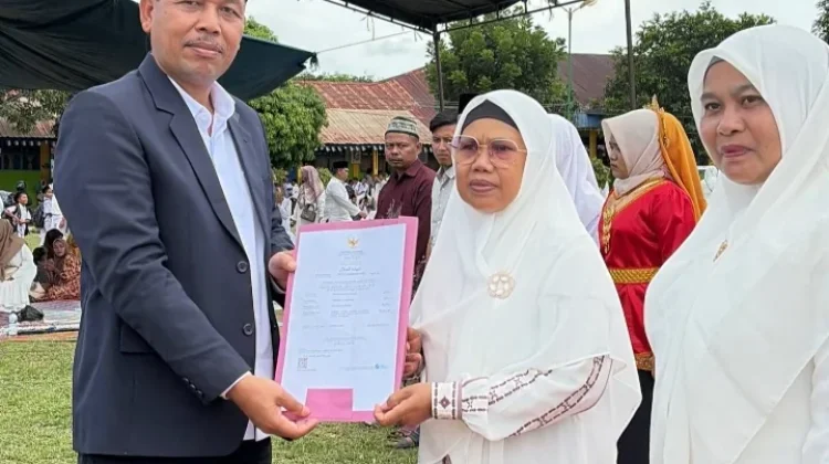 Tiga UMKM Terima Sertifikat Halal dari Kemenag Padang Lawas