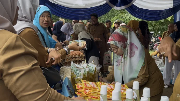 Pasar Murah dan Semangat Gotong Royong