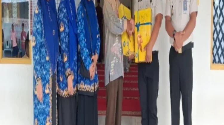 Pokjaluh Bimas Islam Berbagi Takjil di Lapas Kelas IIA Sibolga