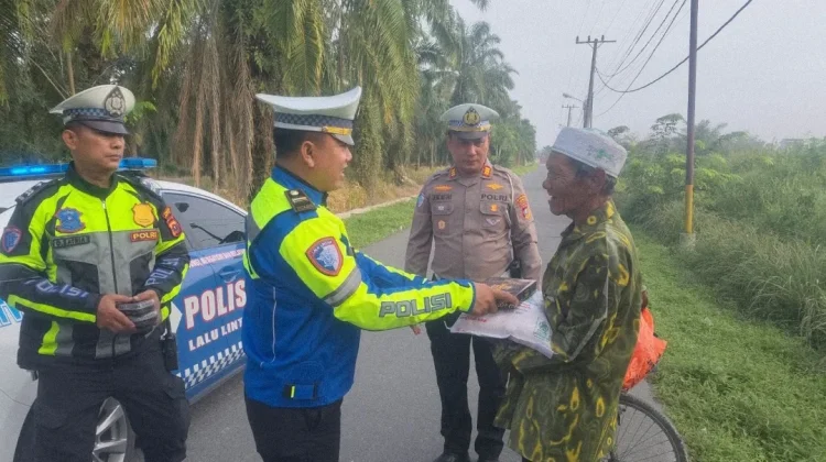Polres Tanjungbalai Salurkan Bantuan Kepada Warga Lansia