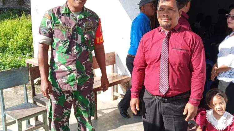Sinergi tas Babinsa  Hadir Jaga Ibadah Penuh Damai