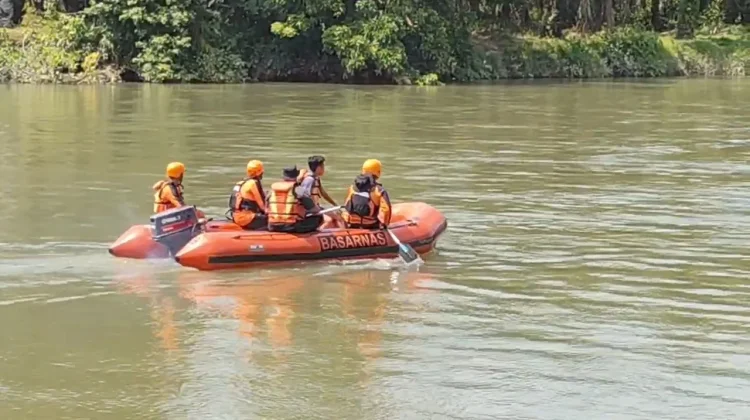 Tim Sar Cari Korban Hanyut di Sungai Asahan